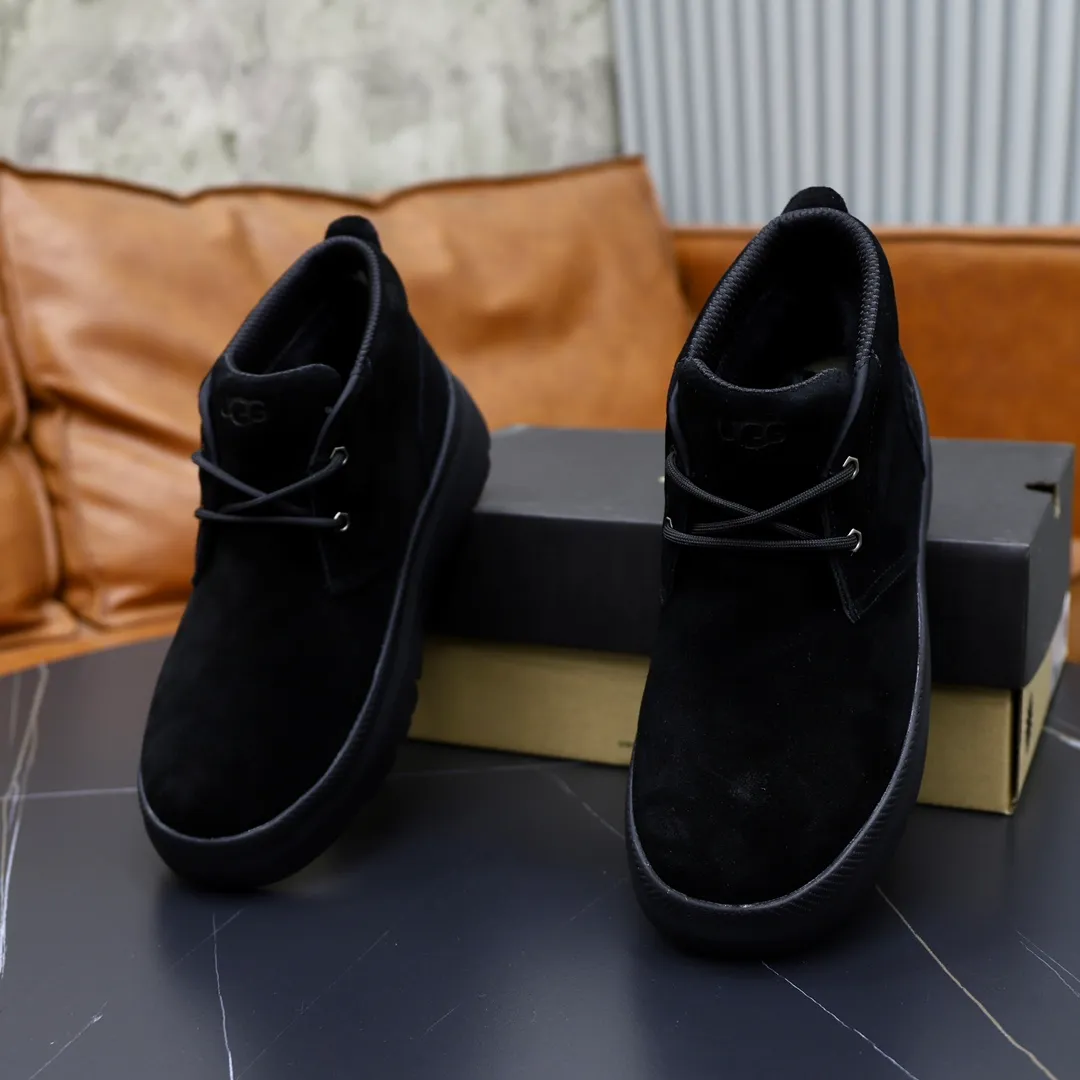 Ex-factory price: 520💰Thick wool imported from Australia Brand: UGG genuine purchase Size: 39-44 (45 customized) Grade: Official website 1:1 Material: First layer of genuine leather waterproof and antifreeze upper Real wool lining Original non-slip and wear-resistant outsole Style category: Men's casual shoes Trendy style Comfortable on the feet Color: Official website color synchronization